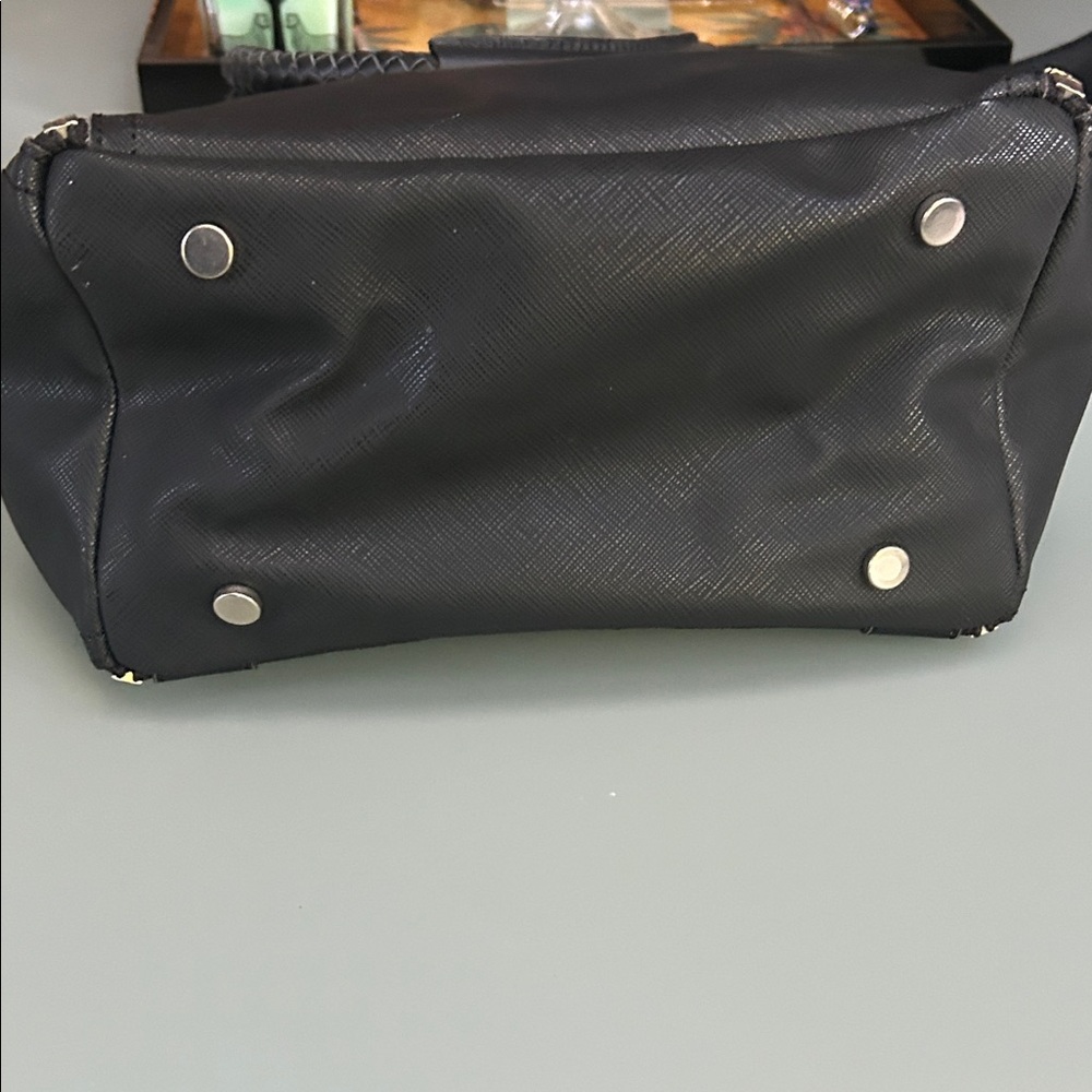 AMAZING 💚🖤  Black and Green Leather Tote with Dog Design! MINT CONDITION‼️ - Picture 6 of 16